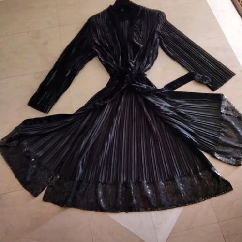 Benetton dress black velvet new, size L