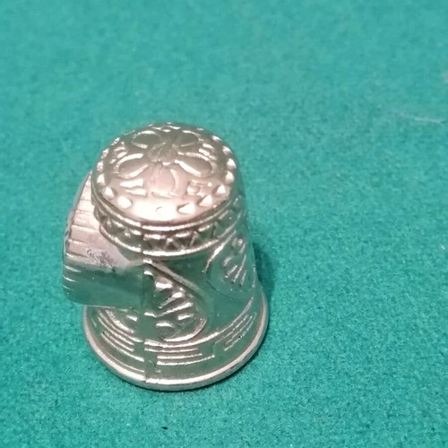 Collectible thimbles like new, set of 2 pieces