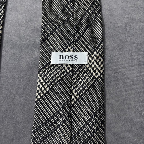 Silk tie like new