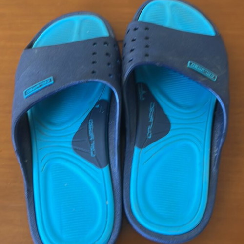 Calypso slippers like new, sizes 30-31, blue and turquoise