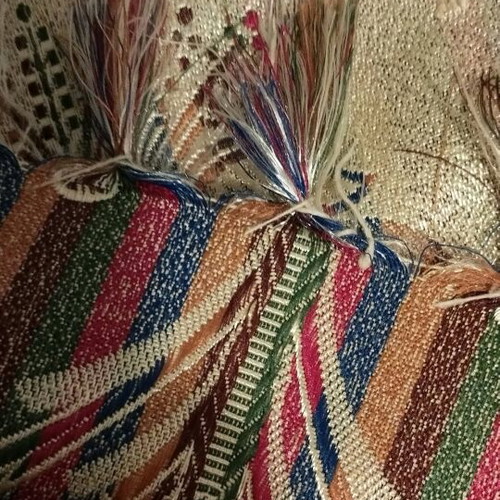 Throw with silk thread and fringes like new, vintage set with pillowcases