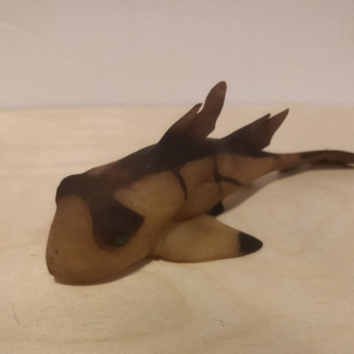 Fish toy like new, elastic