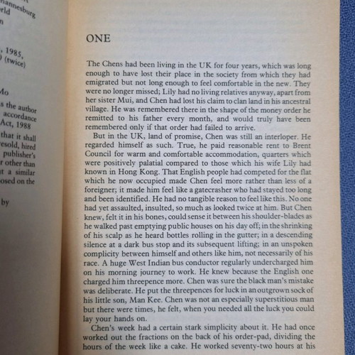 Book Sour Sweet by Timothy Mo used, Vintage 1992 edition