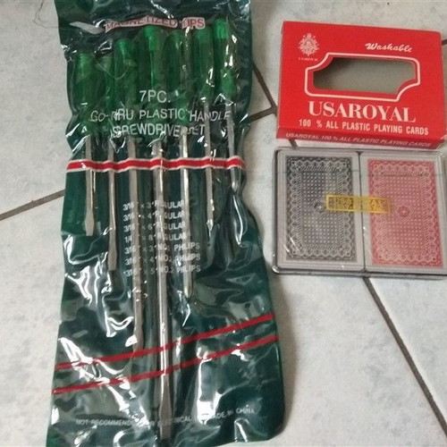 Screwdriver set 7pcs and 2 plastic playing cards new
