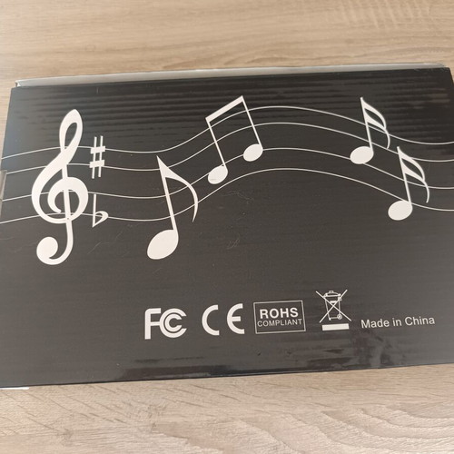 Portable electronic piano