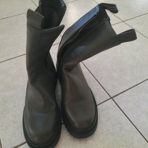 Leather ankle boots size 40 like new
