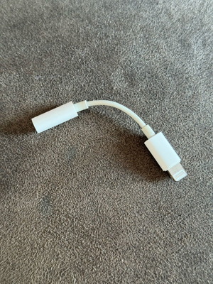 iPhone headphone adapter lightning port like new