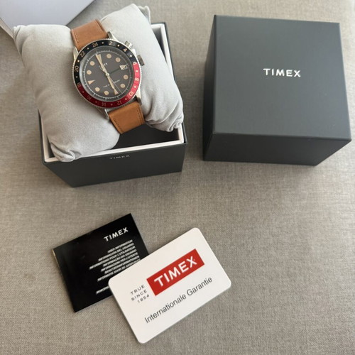 Timex Waterbury Traditional GMT watch new, black dial, brown leather strap