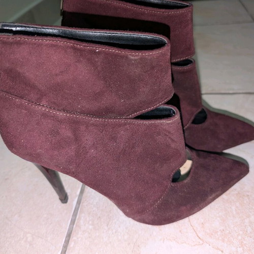 Burgundy suede heeled boots used, size 38