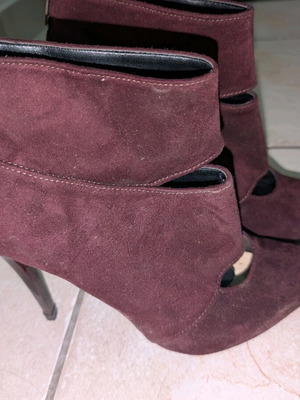 Burgundy suede heeled boots used, size 38