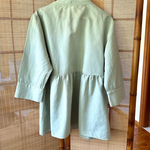 Zara women's long shirt size M like new in pale khaki