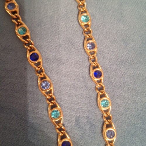 Necklace chain new, gold color with stones