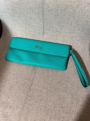 Kem τσαντάκι clutch καινούριο, τιρκουάζ με ασημένιες λεπτομέρειες