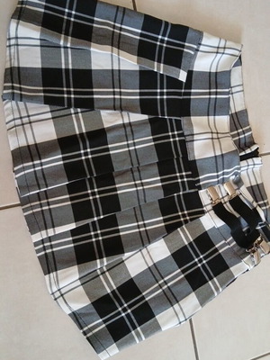 Mini checkered skirt like new, black and white, size M