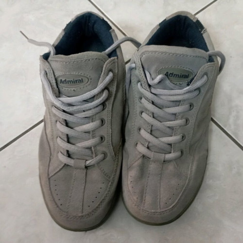 Admiral sneakers gray like new, size 43