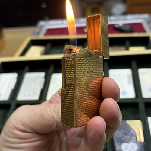 DuPont N2 gold lighter like new