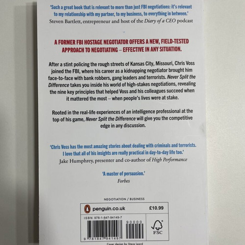 Never Split The Difference Book like new, English