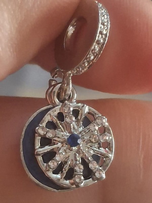 Charm for bracelets dangle with blue background, like new