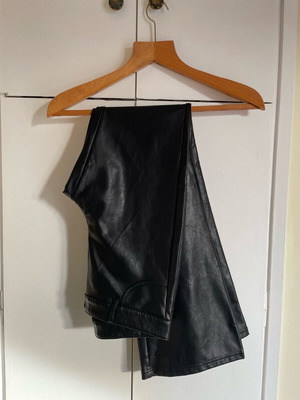 Calzedonia leather-look flare pants like new, black, size M