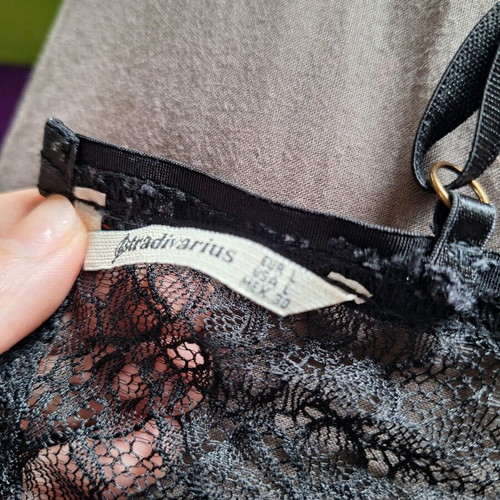 Stradivarius lace bralette black like new, size L