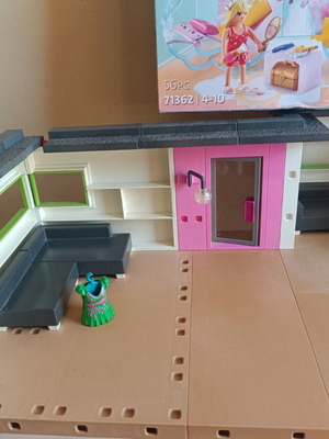 Playmobil villa with extra set, used, missing roof parts