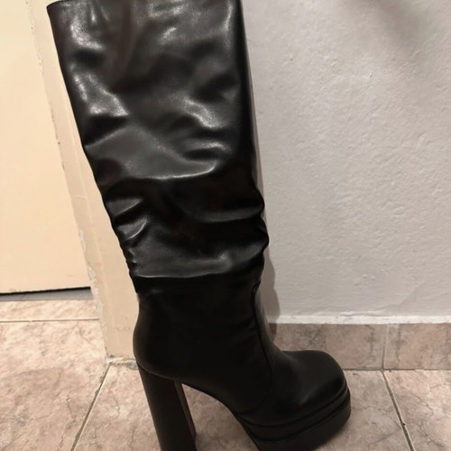 Platform boots like new, leather, size 40, black