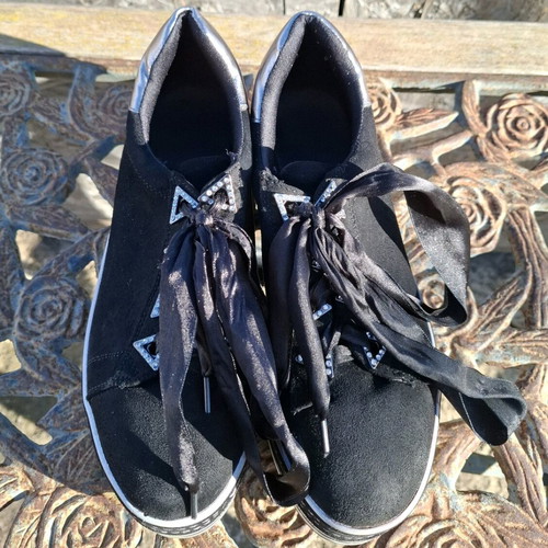 Platform shoes like new, size 39 fitting also 40, black and silver