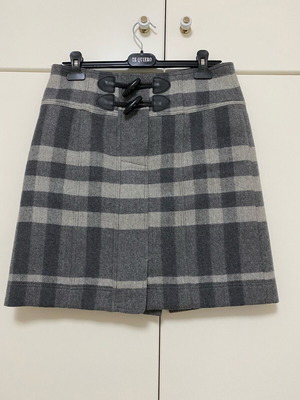 Burberry skirt used, size M, black and gray
