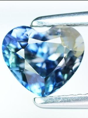 Tanzanite 2.85 ct violet and green ICA GemLab certified