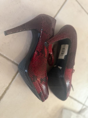 Nine West leopard red Mary Jane style pumps used, size 38