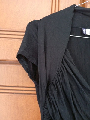 Jennifer Lopez women's T-shirt size S like new, black