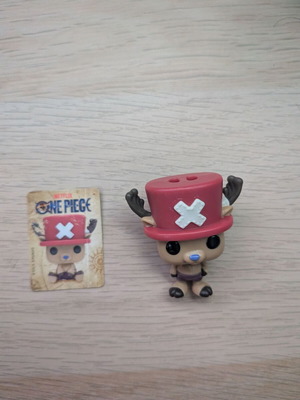 Φιγούρα Kinder Joy One Piece Chopper με κάρτα και κορδόνι