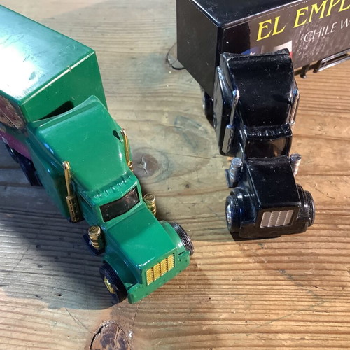 MACK trucks 1/87 like new, set of two