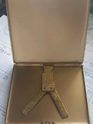 Metal cigarette case like new