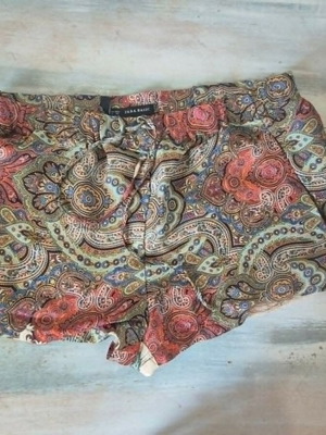Zara printed shorts L satin texture like new