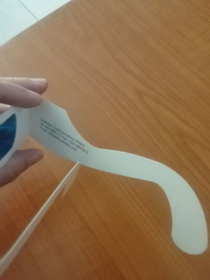 3d γυαλιά καινούργιο, χαρτόνι
