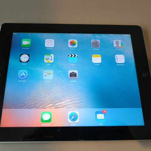 iPad 3rd Generation MC705LL/A 16GB used with Iron Man sticker and case