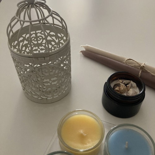 Decorative candles and lantern set like new