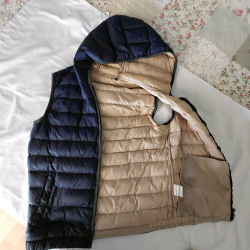 Sleeveless women's jacket like new, size M-L, beige and blue