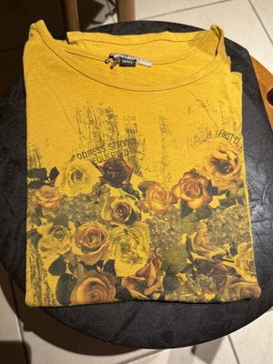 Attrattivo yellow cotton T-shirt with flowers, size S