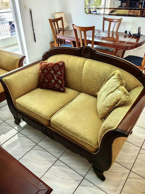 Traditional sofa set like new with coffee table, wood