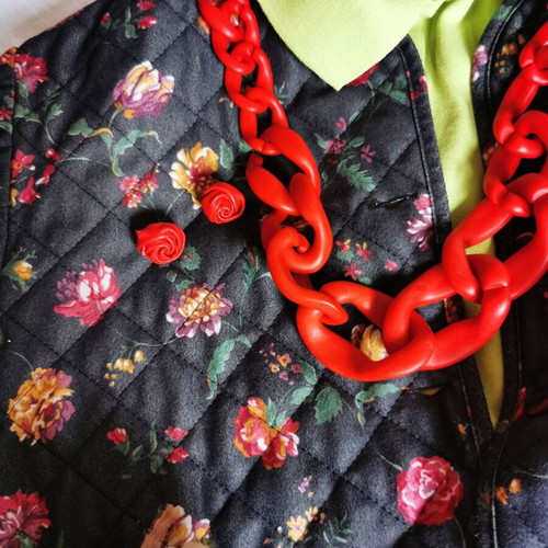 Women's quilted jacket with floral pattern