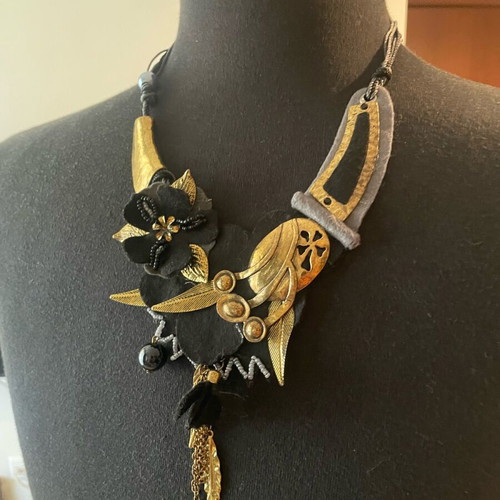Handmade necklace like new