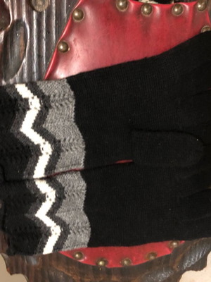 Set of hats and gloves new, black, pink and gray
