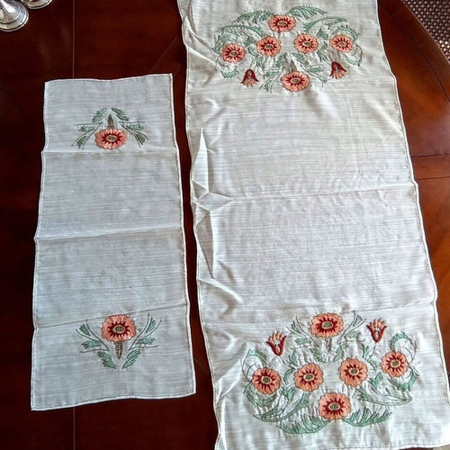 Set of 2 Handmade Embroidered Table Runners vintage, like new