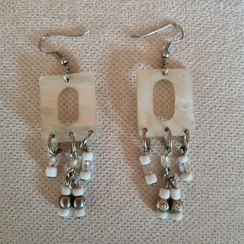 Dangling earrings like new