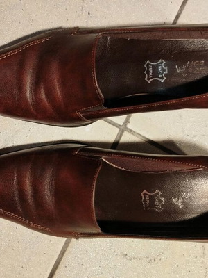 Leather pumps like new, brown, size 38