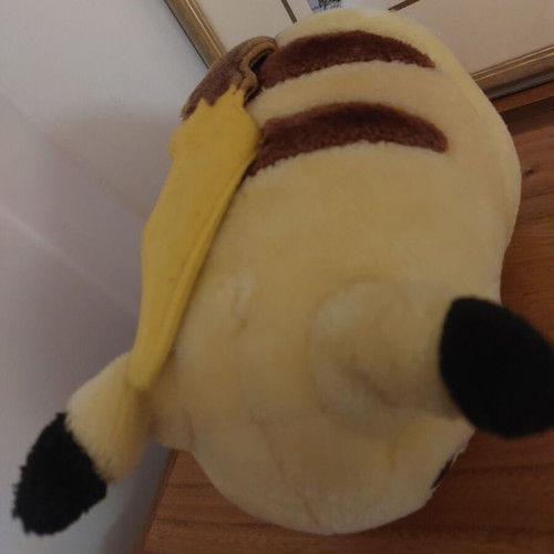 Vintage Pikatsou plush toy used, excellent condition