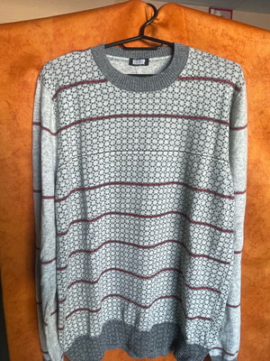 Men's long-sleeve branded shirt like new size Large