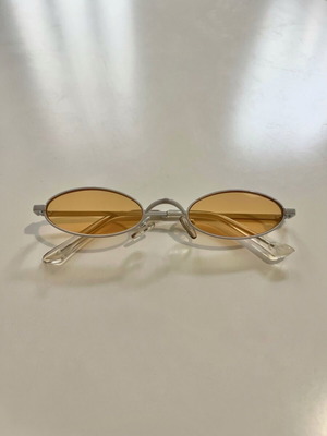 Sunglasses with yellow lens like new